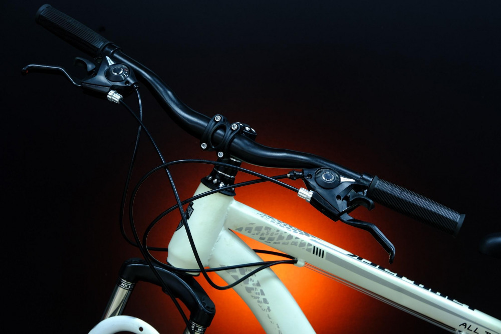 LAND JACK 26 Белый/Чёрный